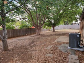 1036 Scenic Dr in Justin, TX - Building Photo - Building Photo