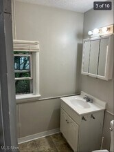 851 Forrest Dr in Akron, OH - Building Photo - Building Photo