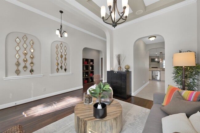 property at 98 Lindenberry Cir