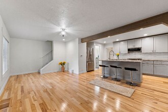 1016 E Lakeside Ave in Coeur d'Alene, ID - Building Photo - Building Photo