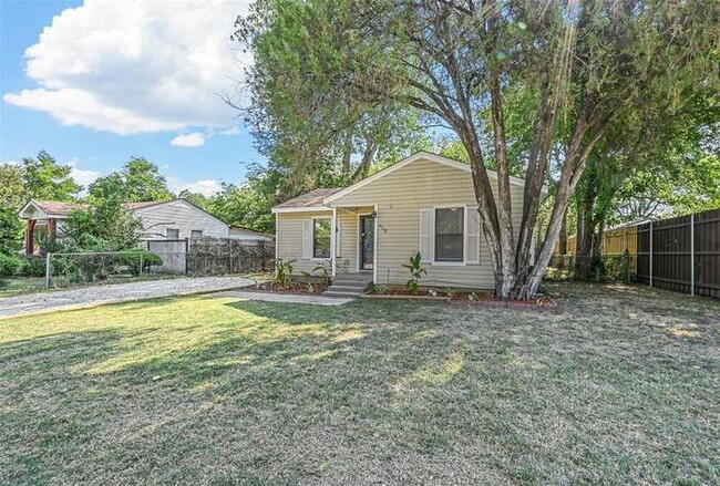 713 Gardiner St in Arlington, TX - Foto de edificio - Building Photo