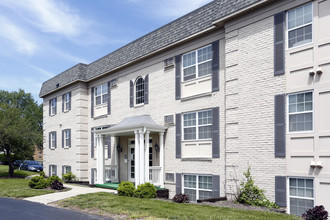 Falcon Landing Apartments - Graduate Students in Bowling Green, OH - Foto de edificio - Building Photo