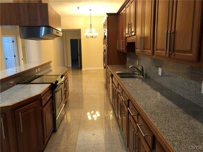 210 W Division St in Syracuse, NY - Building Photo - Building Photo