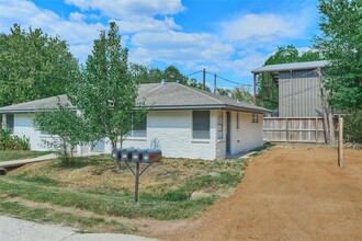 309 S Magnolia St in Tomball, TX - Building Photo - Building Photo