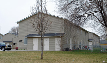 1031 E Iowa Ave in Nampa, ID - Building Photo - Building Photo