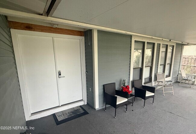 4026 Cedar Island Rd E in Jacksonville, FL - Building Photo - Building Photo