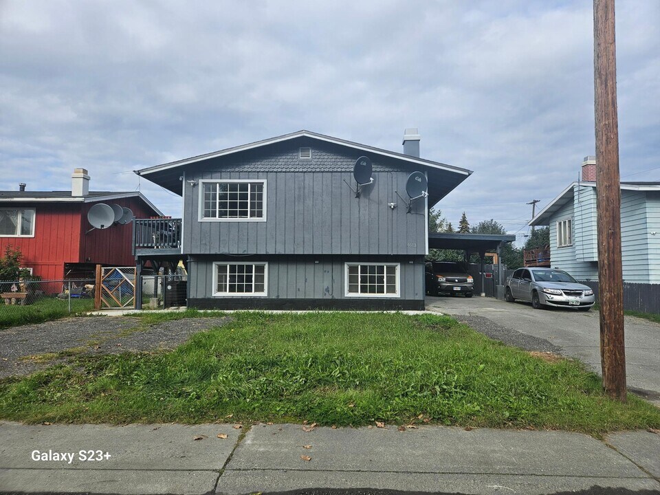 4613 E 7th Ave, Unit B in Anchorage, AK - Building Photo