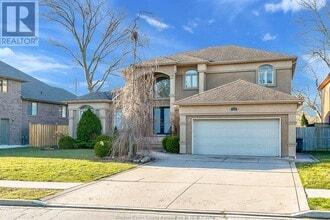 425 Country Club Dr in Windsor, ON - Building Photo - Building Photo
