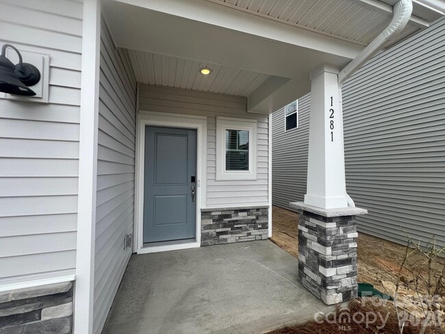 1281 30th St Ln NE in Conover, NC - Building Photo - Building Photo