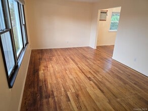 36 Broadway in Dobbs Ferry, NY - Building Photo - Building Photo