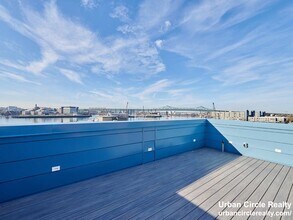 305 Border St, Unit 508 in Boston, MA - Foto de edificio - Building Photo