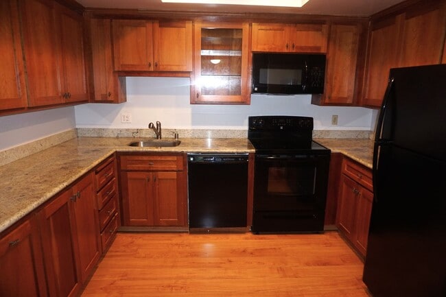 property at 1031 Crestview Dr