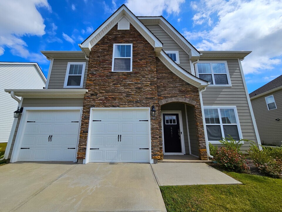 5451 Cherwell Ave in Boiling Springs, SC - Building Photo