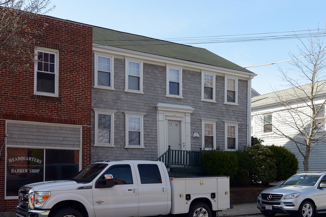 57 Center St in Fairhaven, MA - Building Photo - Building Photo