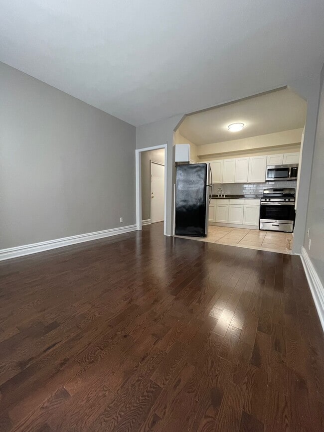 171 W 48th St in Bayonne, NJ - Foto de edificio - Building Photo