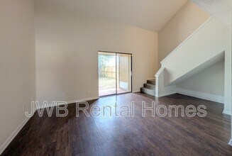 5446 Pinehaven Ct in Jacksonville, FL - Building Photo - Building Photo