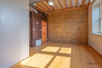 2504 S Blue Island Ave in Chicago, IL - Building Photo - Building Photo