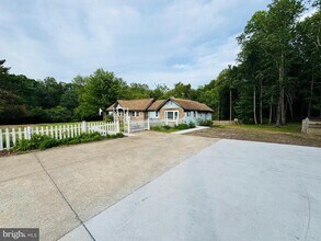 6703 Token Valley Rd in Manassas, VA - Building Photo - Building Photo