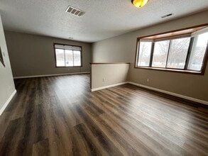 1123 S Bridgeport Pl in Sioux Falls, SD - Building Photo - Building Photo