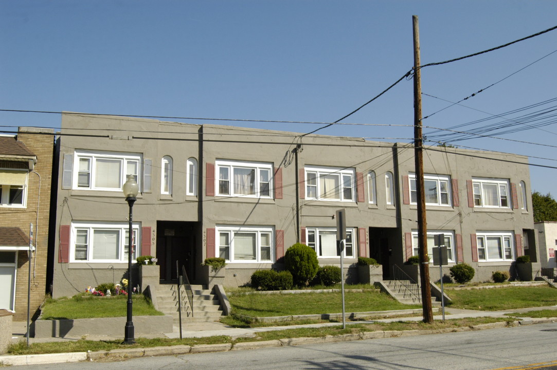 4305 Maple Ave in Pennsauken, NJ - Building Photo