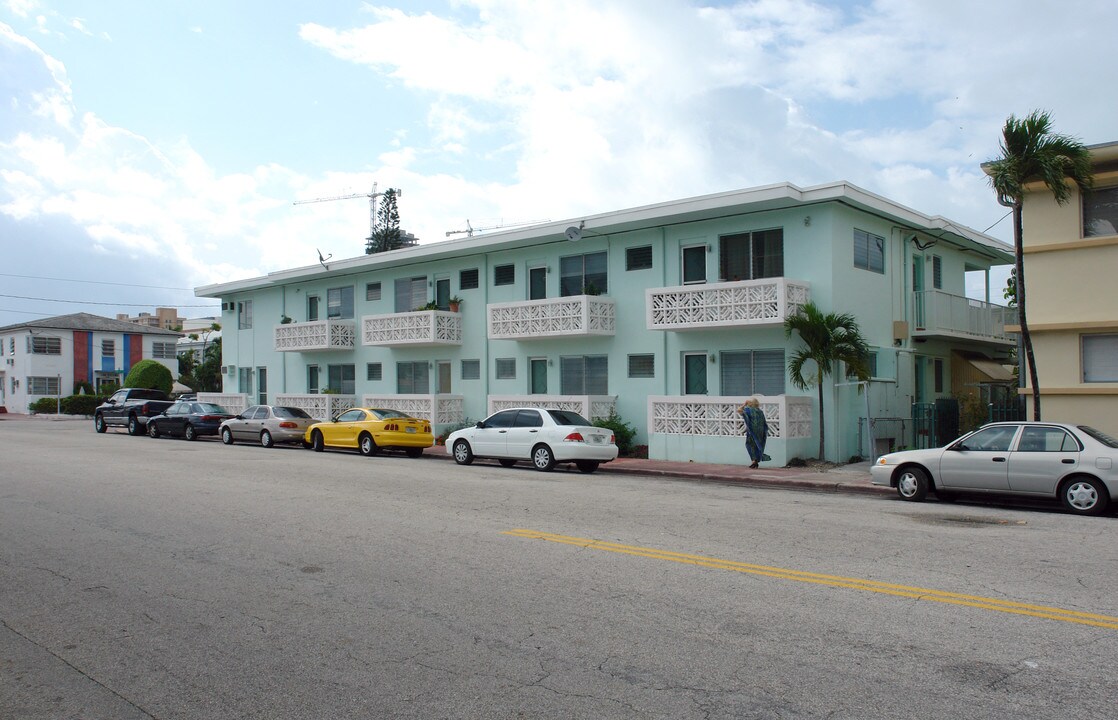 Terrace House in Miami Beach, FL - Foto de edificio