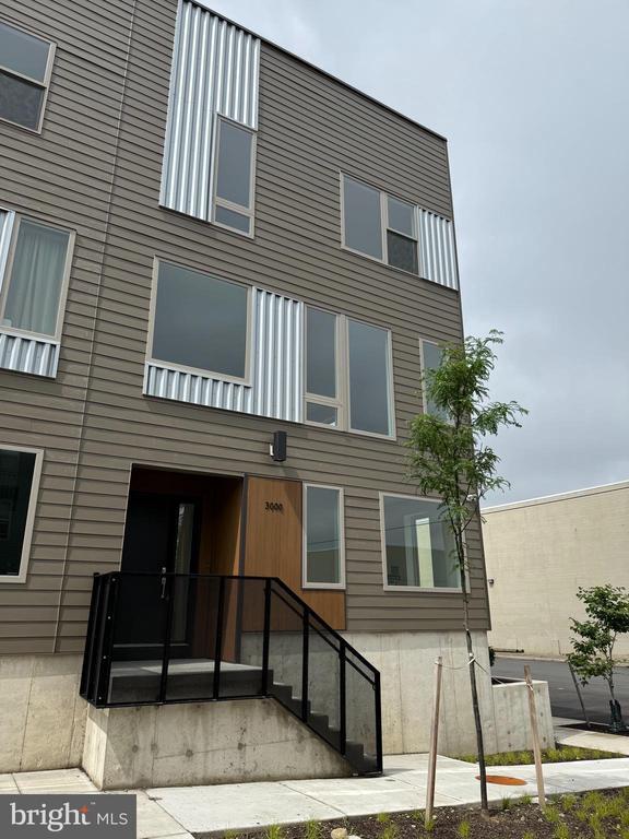 property at 3000 Riseview Ln