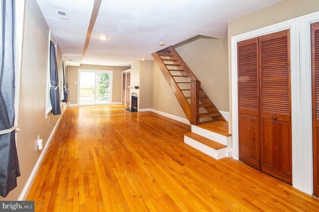 558 N 16th St-Unit -2 in Philadelphia, PA - Building Photo - Building Photo