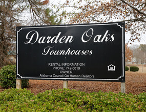 Darden Oaks Townhomes & Apartments in Opelika, AL - Building Photo - Building Photo