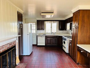 1 Hickory Ln in Marietta, OH - Building Photo - Building Photo