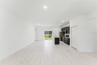 627 W Glenhaven Dr in Citrus Springs, FL - Building Photo - Building Photo