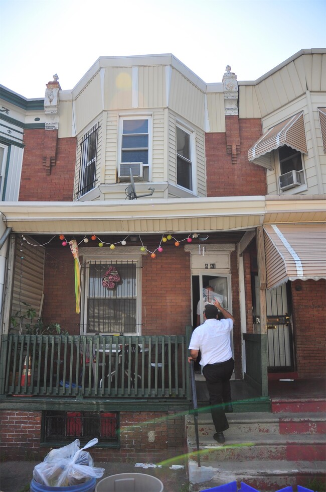 property at 4741 Mulberry St