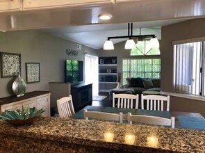 1279 Calle Bonita in Camarillo, CA - Building Photo - Building Photo