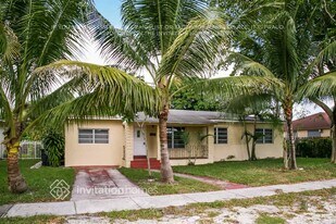 245 NW 124th St in North Miami, FL - Building Photo