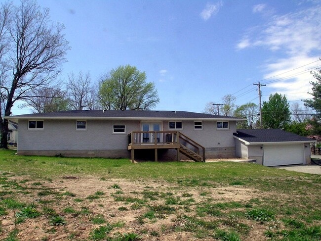 424 N Clay St in Marshfield, MO - Building Photo - Building Photo