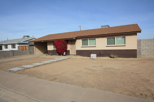 3302 W Windrose Dr in Phoenix, AZ - Building Photo - Building Photo