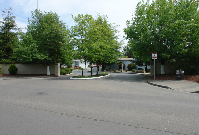 1945 Piner Rd in Santa Rosa, CA - Building Photo - Building Photo