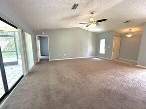 8415 Apple Orchard Rd in Spring Hill, FL - Building Photo - Building Photo
