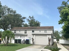 122 S Bulova Dr in Apopka, FL - Building Photo
