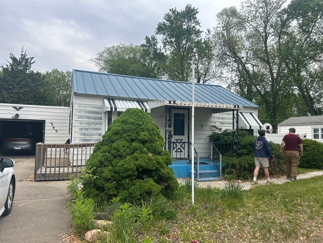 242 Winona Dr in Machesney Park, IL - Building Photo - Building Photo