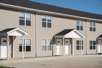 Icon Townhomes in Farmington, MO - Building Photo - Building Photo