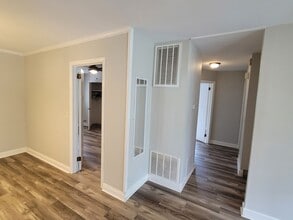 7030-7032 Patterson Rd in Columbia, SC - Building Photo - Building Photo