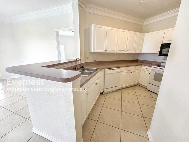 4306 Bayside Village Dr in Tampa, FL - Building Photo - Building Photo