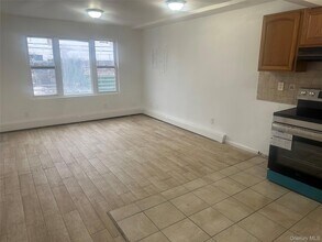 3-40 Beach 84th St, Unit 1 in Queens, NY - Building Photo - Building Photo