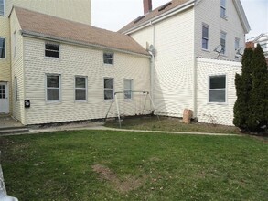 23 Mount Vernon St, Unit 1 in Somerville, MA - Building Photo - Building Photo