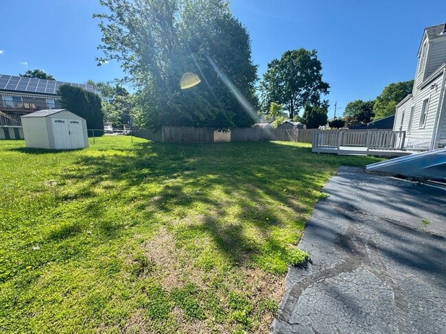 17 Westview St in Hamden, CT - Building Photo - Building Photo