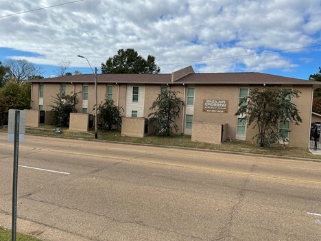 Sinclair Crossing in Jackson, MS - Building Photo