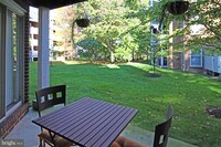 7600 Lakeside Village Dr