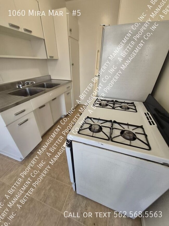 1060 Mira Mar Ave in Long Beach, CA - Building Photo - Building Photo