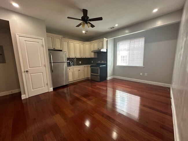 property at 1342 Lombard St