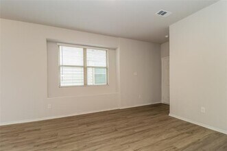 5541 Eagle Point Dr in Fort Worth, TX - Building Photo - Building Photo